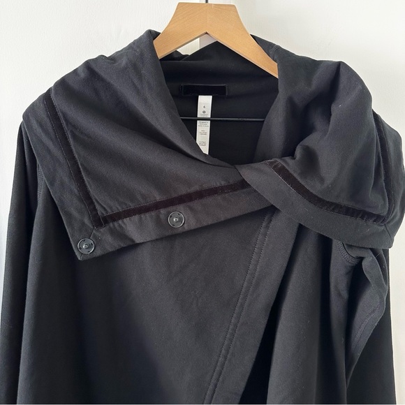 LULULEMON black Savasana wrap - Picture 2 of 5